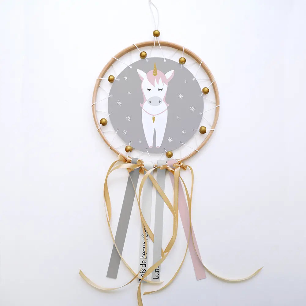 Attrape-rêve licorne pour une déco de chambre fille