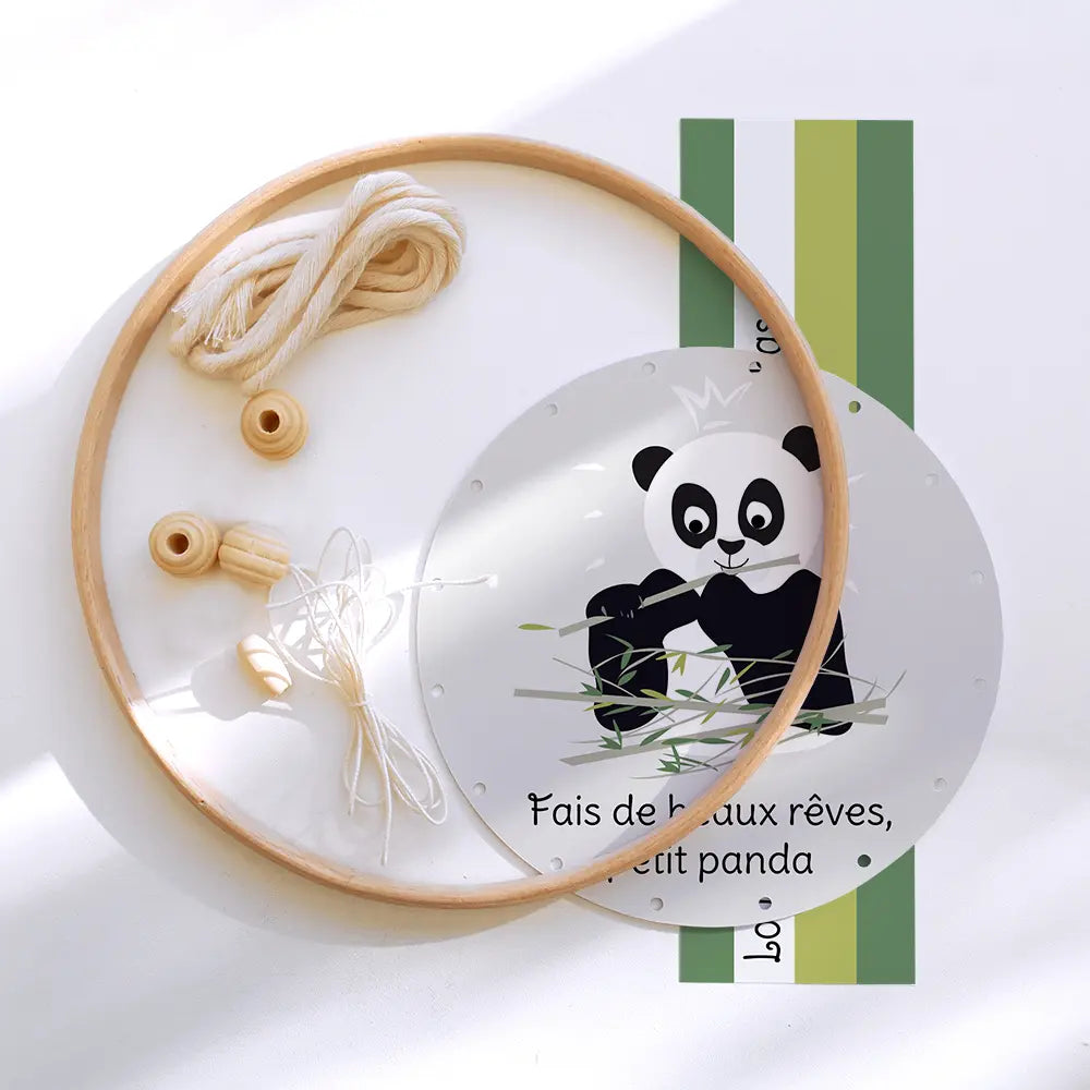 capteur de rêves panda en kit, cercle bois et éléments à assembler