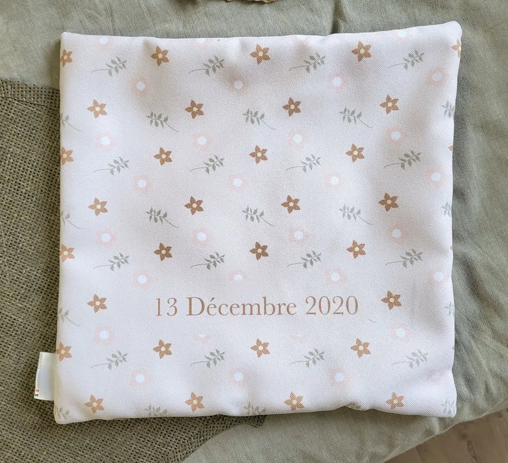 Recto coussin chambre bébé biche avec date de naissance