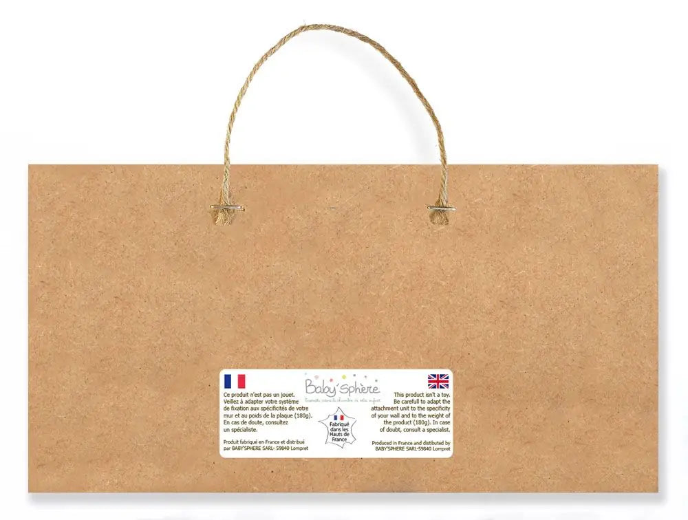 Dos plaque prénom biche artisanale bords bois avec ficelle de jute agrafée