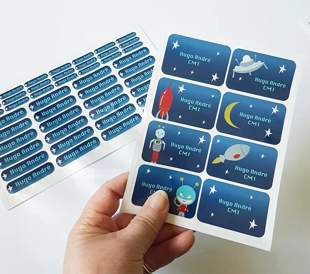 Etiquettes personnalisées au prénom avec fusées, astronaute et étoiles