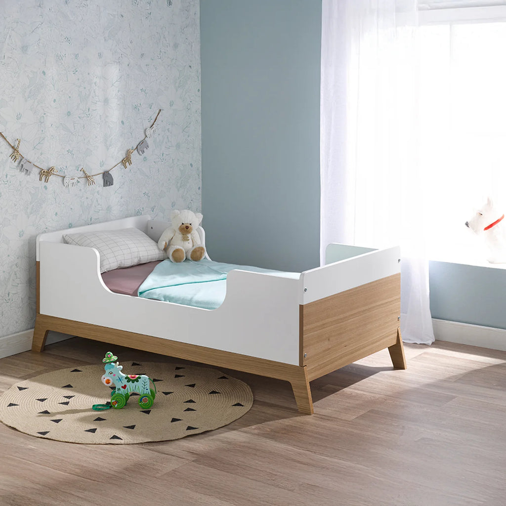Lit bébé scandinave transformé en lit enfant