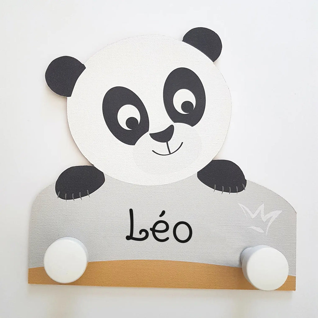 Porte-manteau panda : vue de face avec les 2 patères et le panda taquin