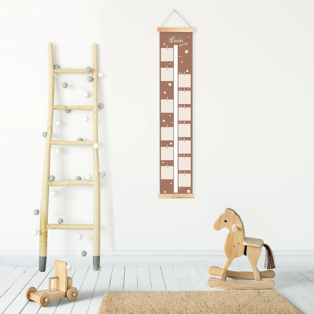 Une toise au design sobre pour durer de la maternelle au lycée