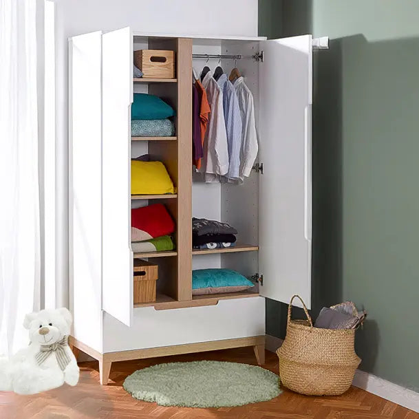 Armoire blanche et bois avec 5 étagères et penderie