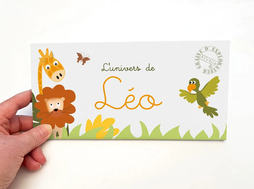 Plaque de porte savane personnalisée avec lion, girafe et perroquet – vue de face