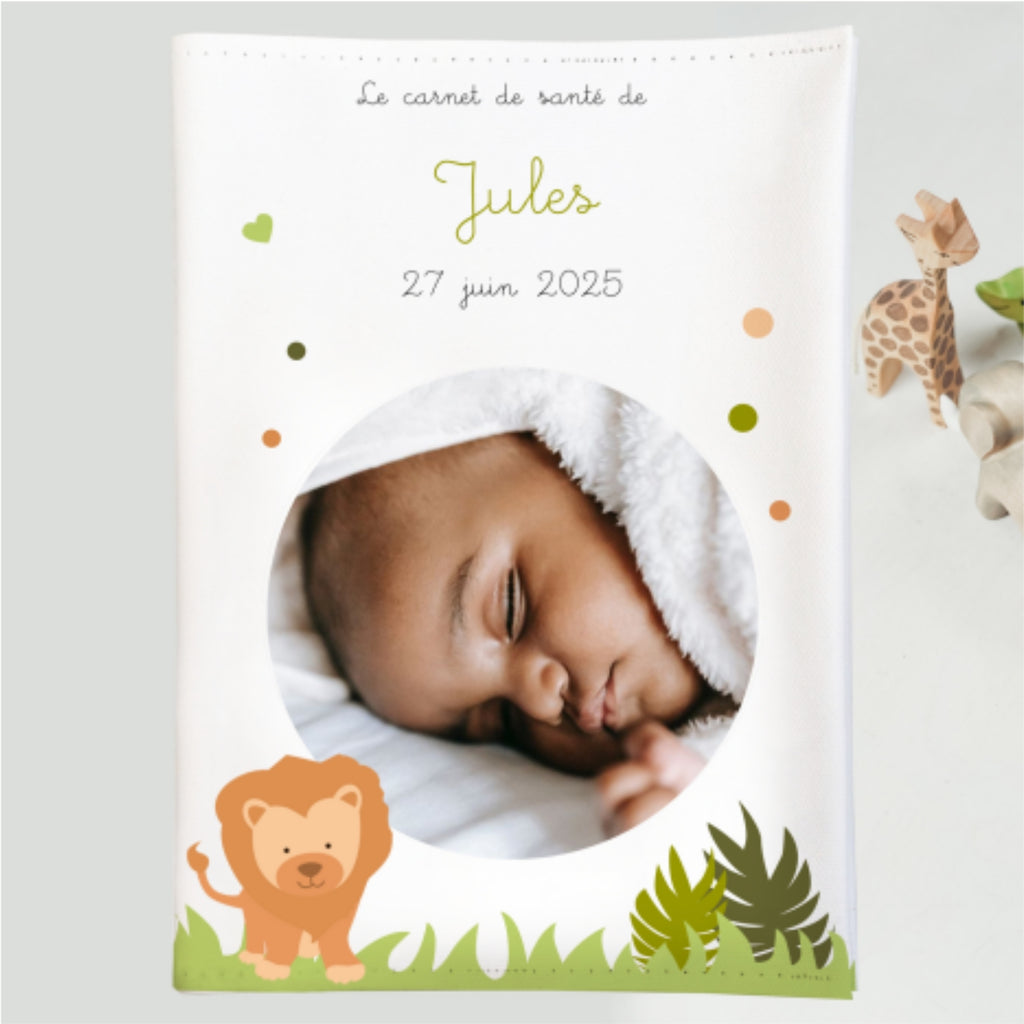 Protège carnet de santé du petit roi lion